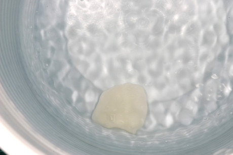 11. Il restauro viene immerso in vasca ultrasuoni con alcool puro al 95%. 