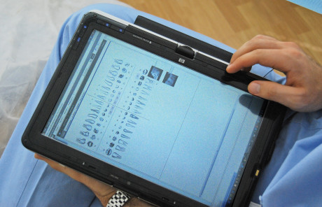 3. Il software può essere facilmente utilizzato con dispositivi medici touch screen, PC tascabili o I-Pad (Apple).