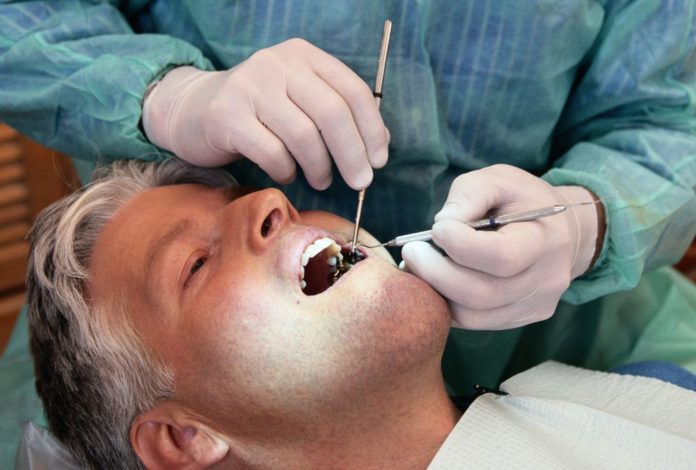 rigenerativa difetti parodontali dentista chirurgia rigenerativa perimplantite seno mascellare innesti ossei impianti