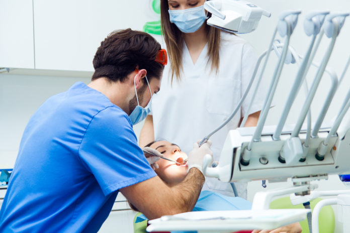 DM_il-dentista-moderno_Fattori-rischio-nel-mantenimento-di-mini-impianti-ortodontici.jpg